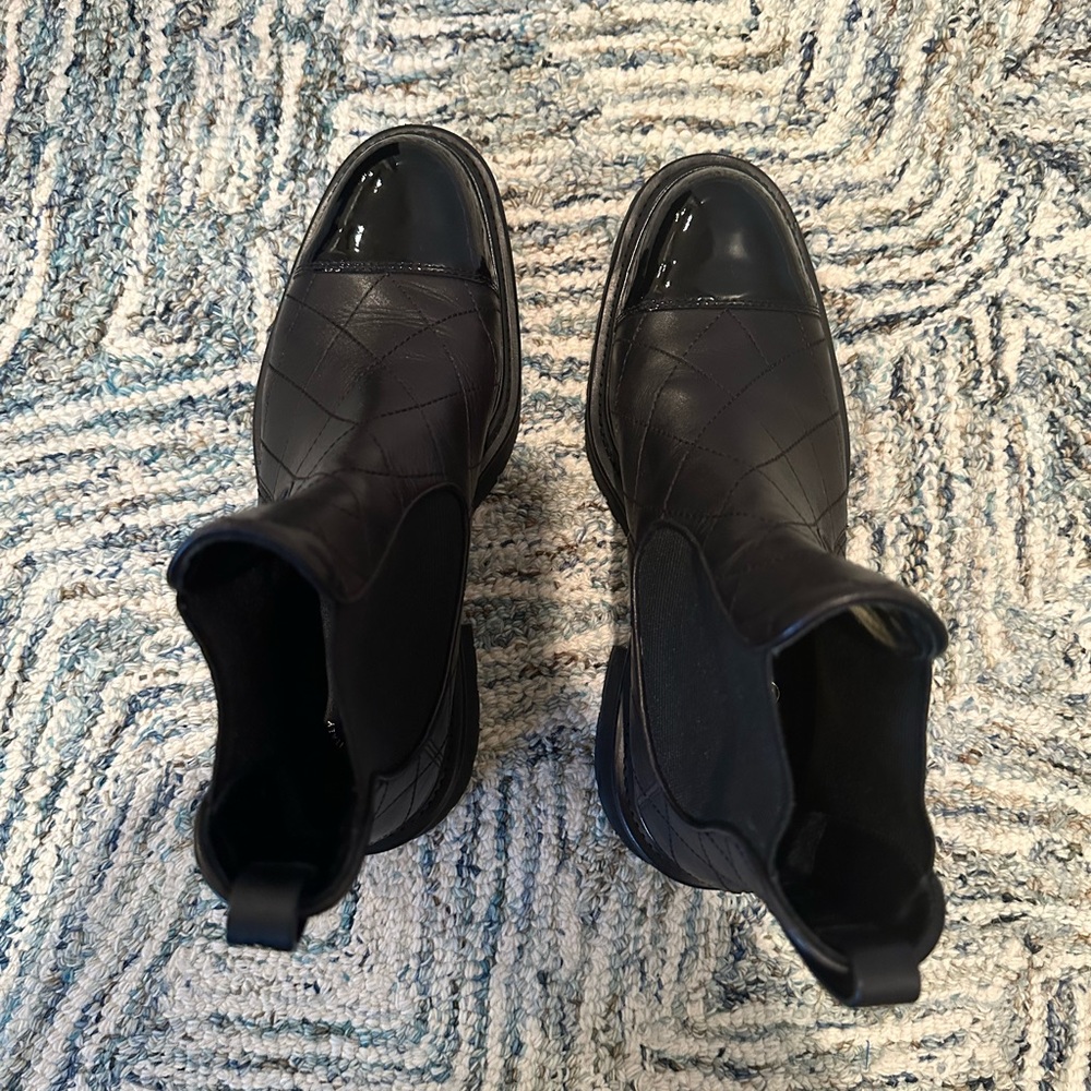 Chanel 2023 ankle Chelsea boots